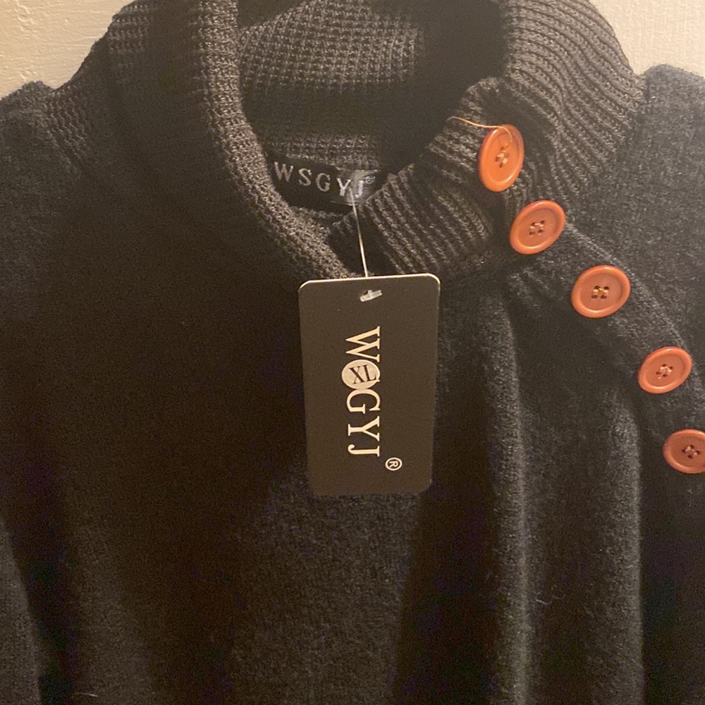 Sweater - Picture 3 of 5